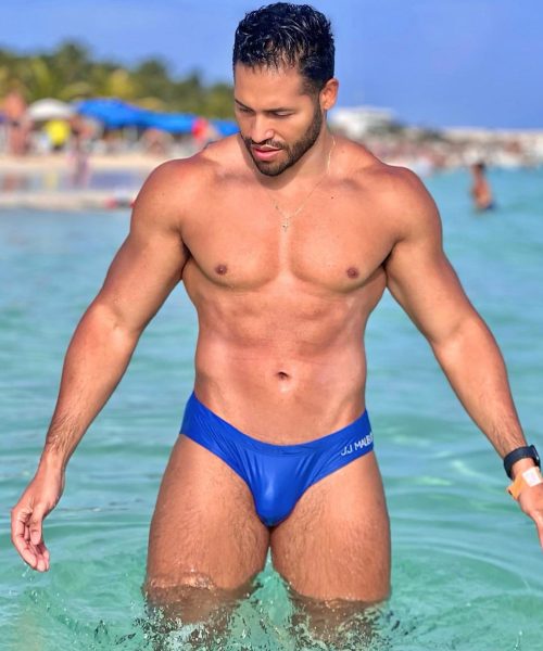 Alejandro Garcías big and hot Bulge