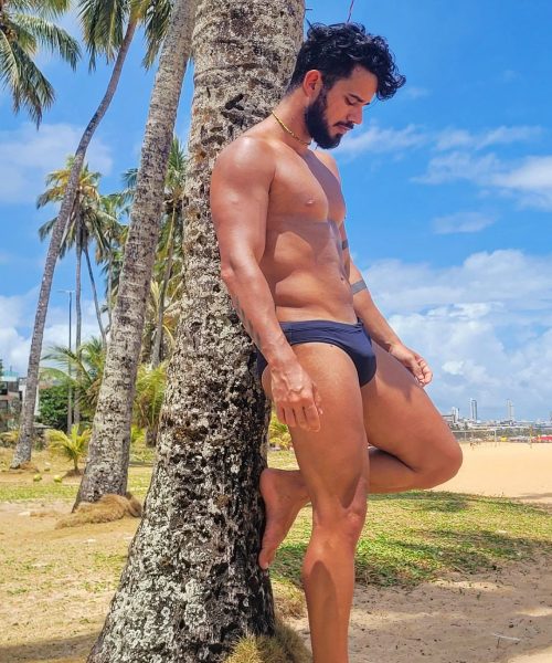 Perfect shaped bulge on Bruno Lopez