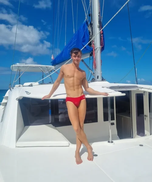 Max Rushton showing his lovely bulge
