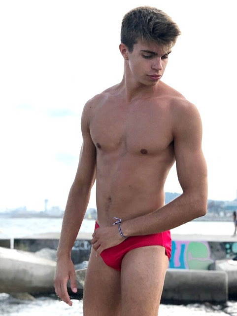 Amazing Young Swim Boys