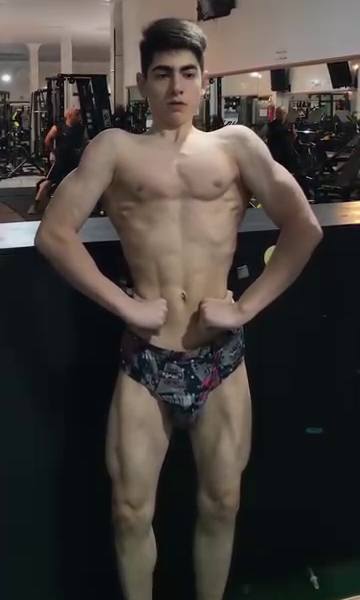 Arman Khazaei showing his amazing body